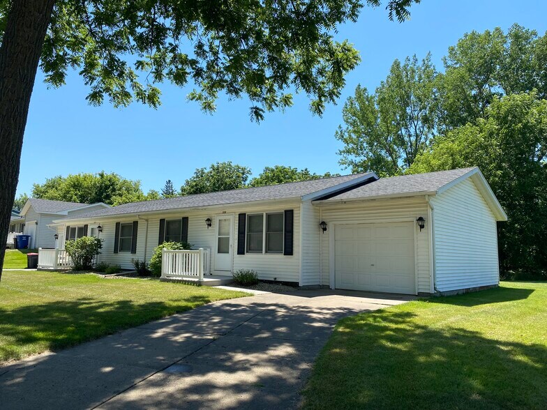 359 Frenn Ave right side - 359 Frenn Ave