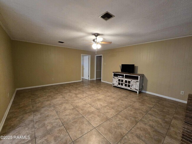Building Photo - 216 Orgeron Dr