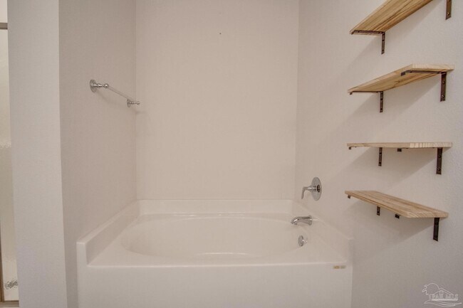 Building Photo - 713 Brambling Ct