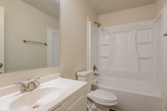 Building Photo - 6412 Pemboke Ct