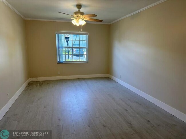 Building Photo - 6319 Bay Club Dr