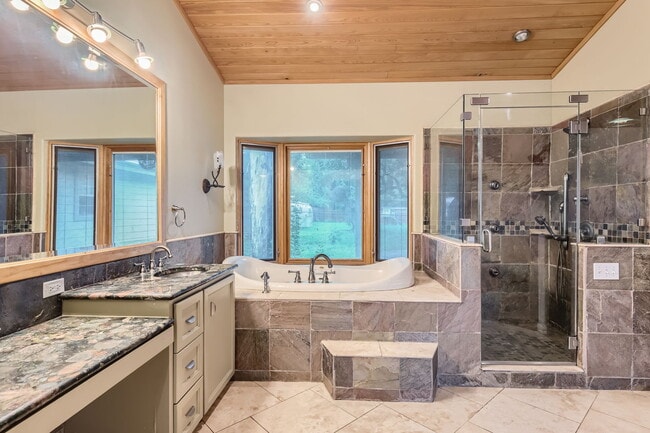 Building Photo - 5106 Orleans Court