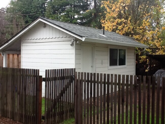 Building Photo - 3429 Bernal Ave