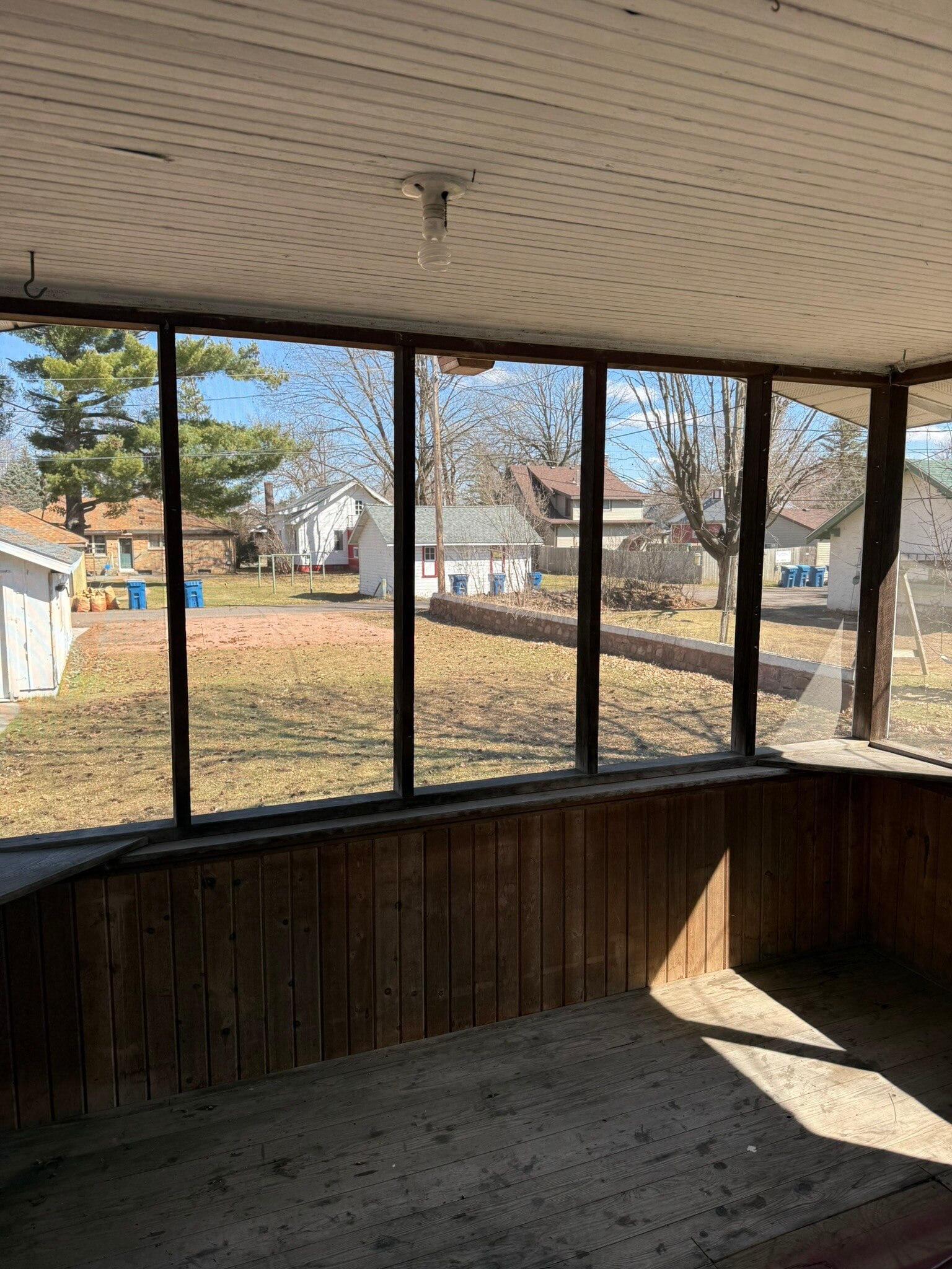 Building Photo - 823 Craite Ave