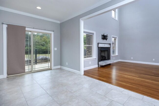 Building Photo - 514 Sapphire Dr
