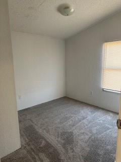 Building Photo - 5850 Hartford St