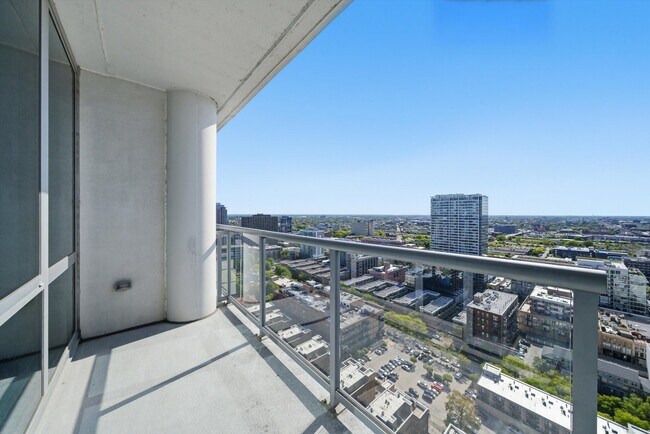 Building Photo - 1629 S Prairie Ave