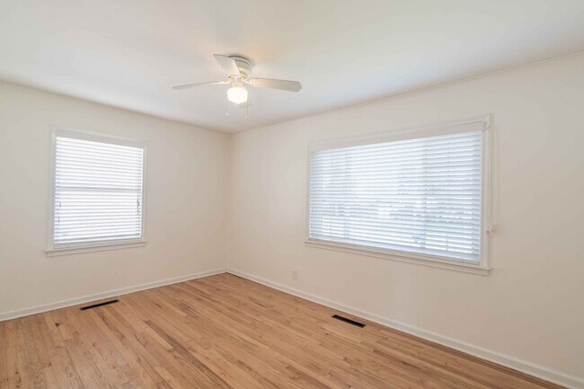 Building Photo - 4807 E 26th St