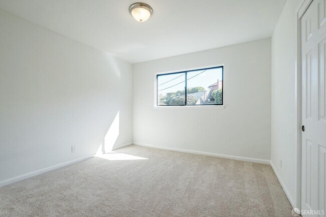 Building Photo - 97 Canyon Dr