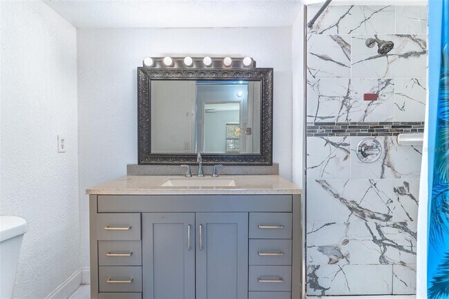 Building Photo - 1550 11th St NE