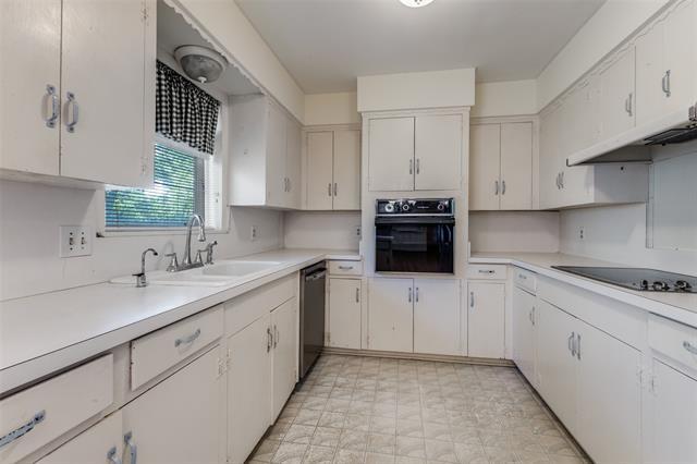 Building Photo - 3574 Ainsworth Dr