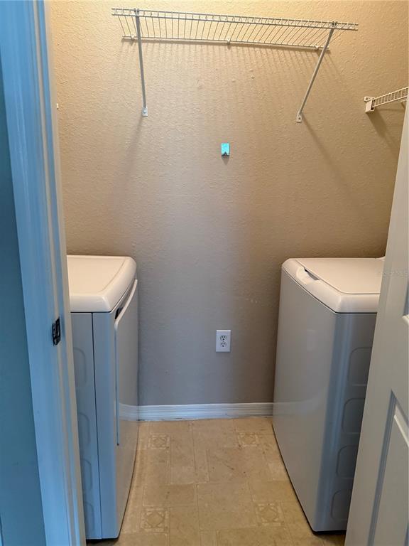 Building Photo - 10017 Courtney Palms Blvd