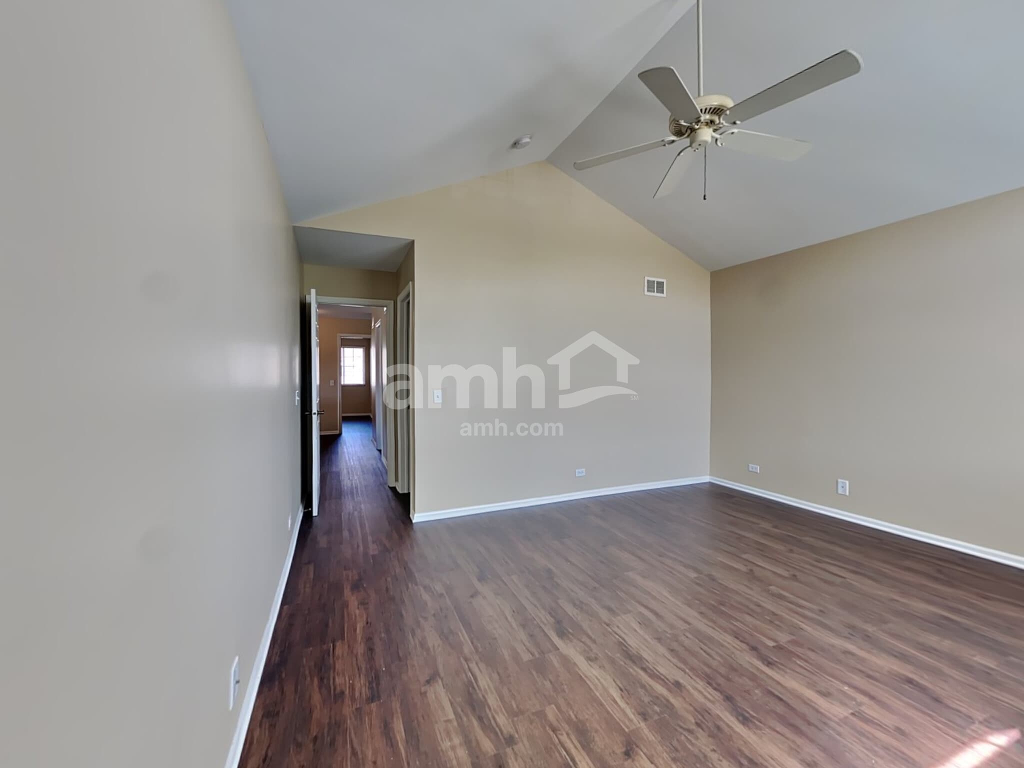 Building Photo - 953 Mesa Dr