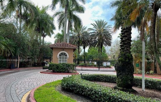 Building Photo - 4816 N State Road 7