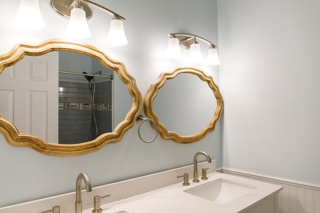 Building Photo - 45 Sycamore Ave