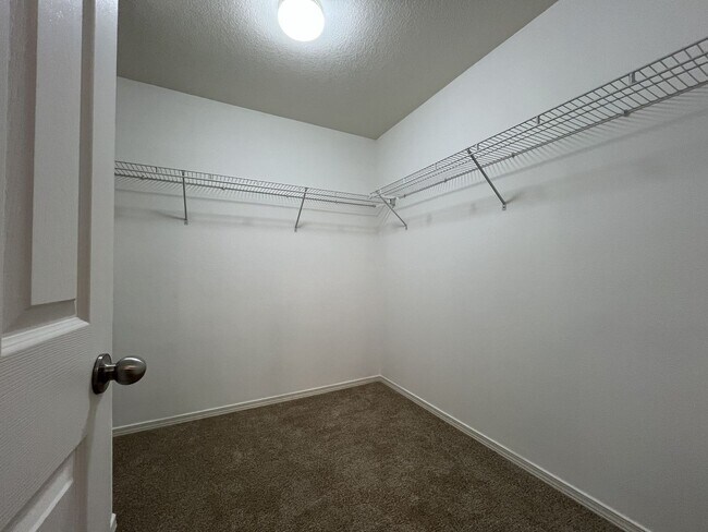 Building Photo - Inviting Two-Story 3BR Home Featuring Gas Range, Walk-In Closet, and Built-In Deck Seating