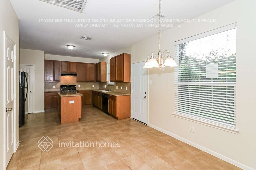 Building Photo - 5806 Le Carpe Plantation Ct