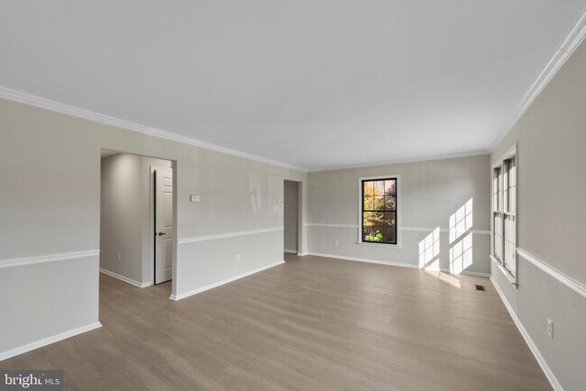 Building Photo - 20 Rhodes Pl