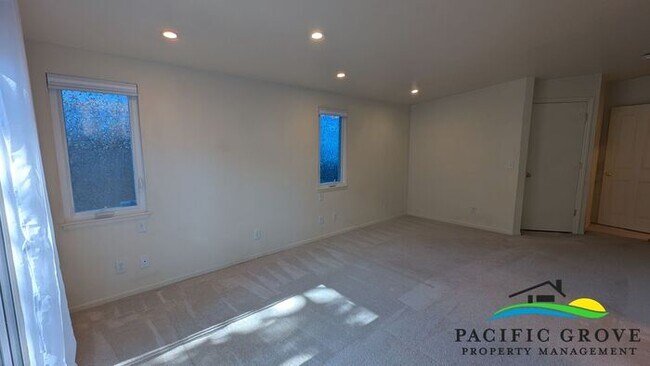 Building Photo - Bright and Cozy 3 Bedroom Home In Pacific Grove