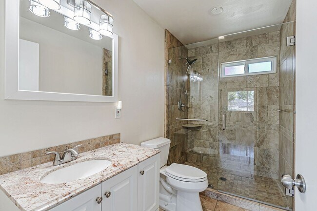 Building Photo - Saratoga Gem - 4BR Home Open Floor Plan & ...