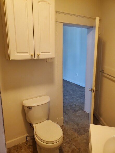 Building Photo - 5513 Edna Ave