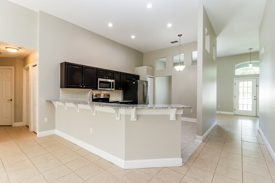 Building Photo - 5235 Greystone Dr