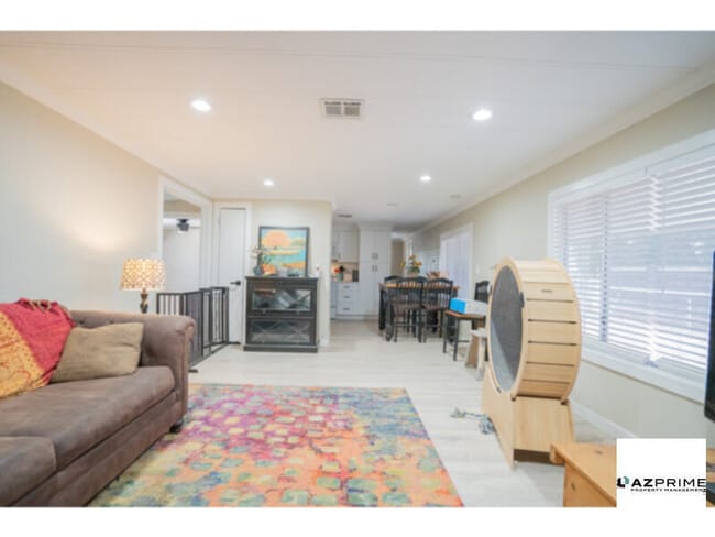 Building Photo - Gracefully Poised in Beautiful Mesa, This ...