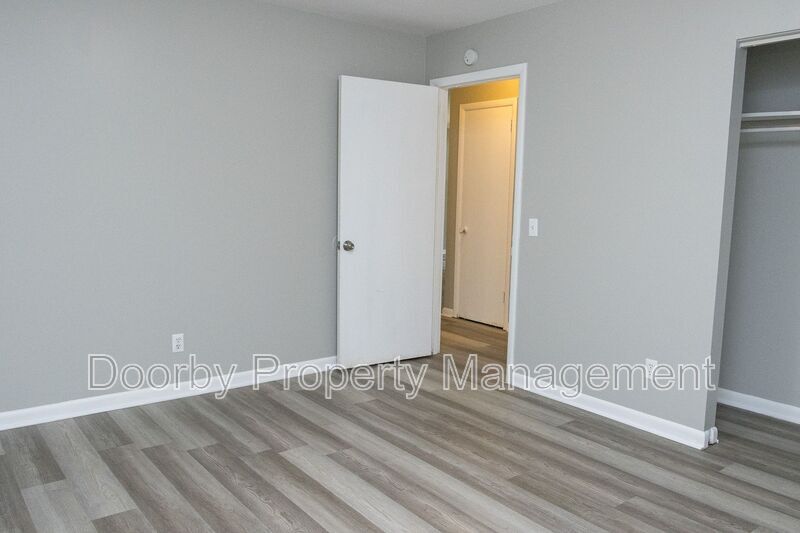 Building Photo - 183 Colony Cir