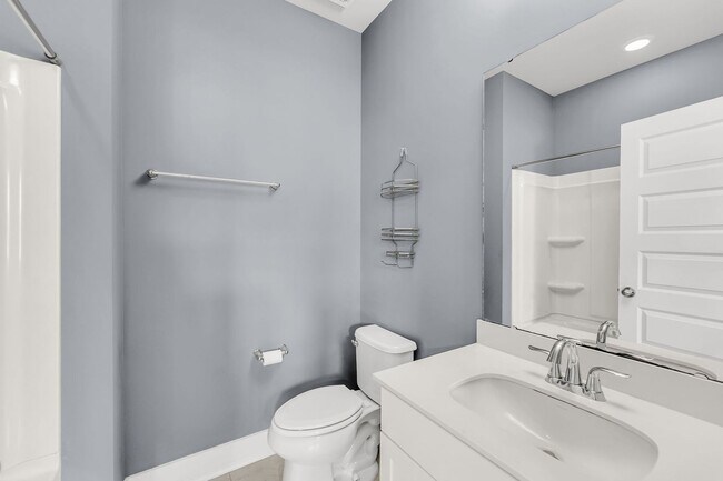 Building Photo - Charming Partially Furnished 3BR/2.5BA Home in the Heart of Park Circle — Available for Quick Mov...