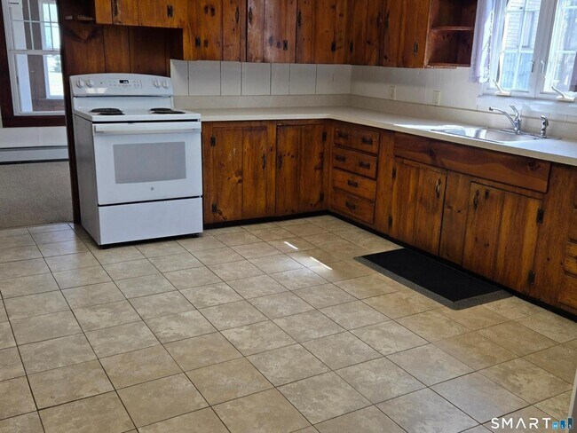 Building Photo - 150 Spencer St