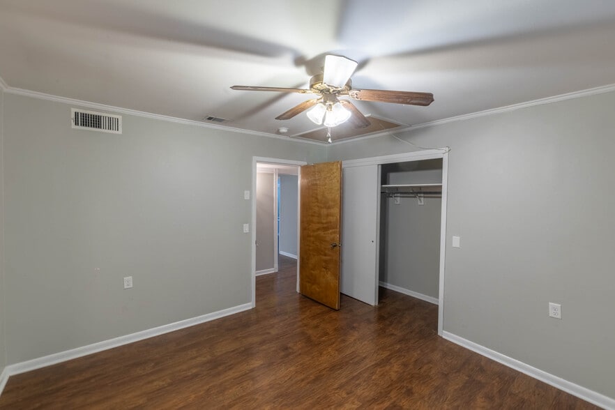 Master Bedroom - 311 Linden Cir