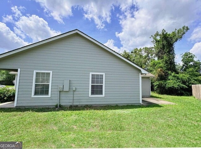 Building Photo - 120 Pleasant Breeze Way