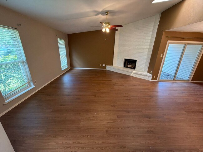 Building Photo - 4908 Wagner Dr