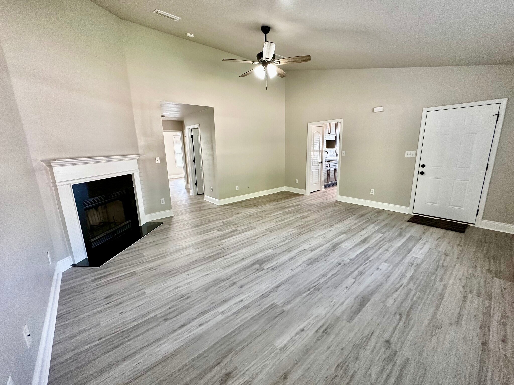 Building Photo - 8022 Brookside Ln