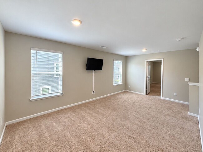 Building Photo - 833 Kirby Ct