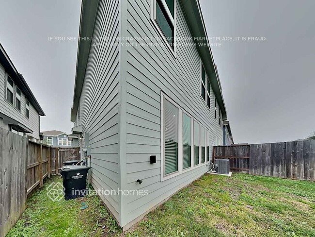 Building Photo - 4022 Champlain Wy