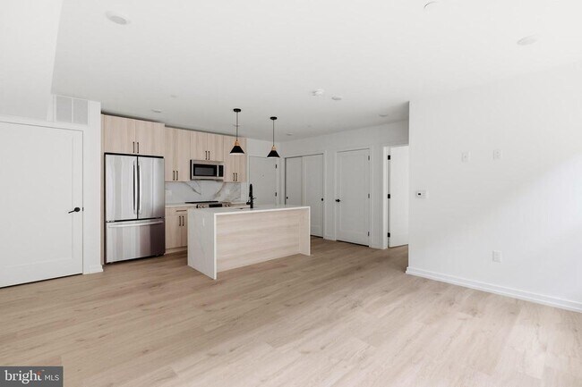 Building Photo - 209 New St