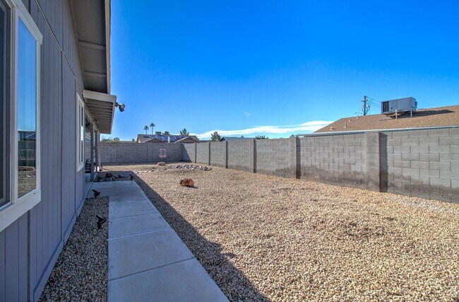 Building Photo - 17802 N 41st Ave