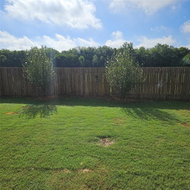 Building Photo - 727 Luna Vista Dr