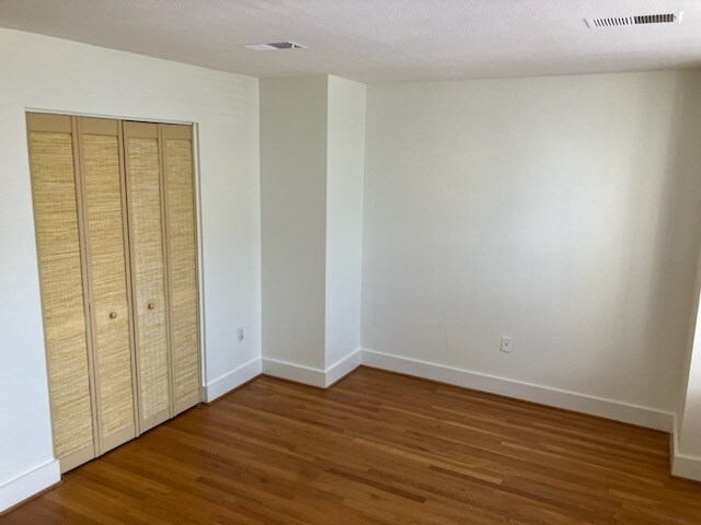 master bedroom - 1326 Emerald St NE