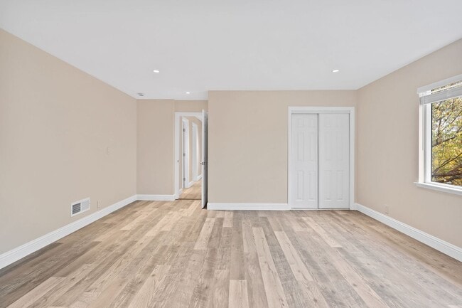 Building Photo - 1543 Estee Ave