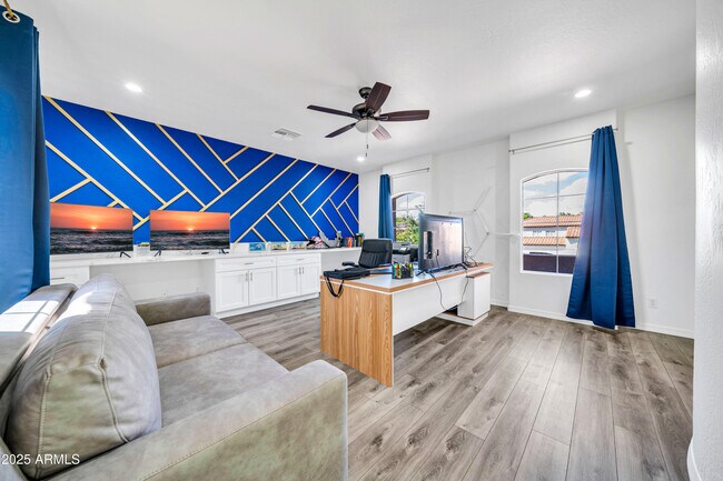 Building Photo - 7149 W Avenida Del Sol