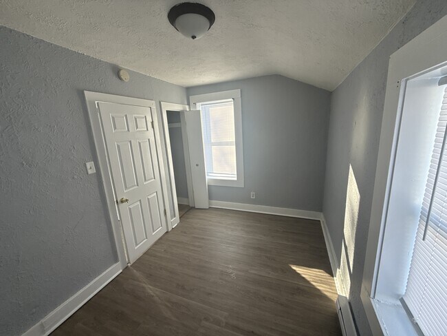 Building Photo - 1234 Gillett St