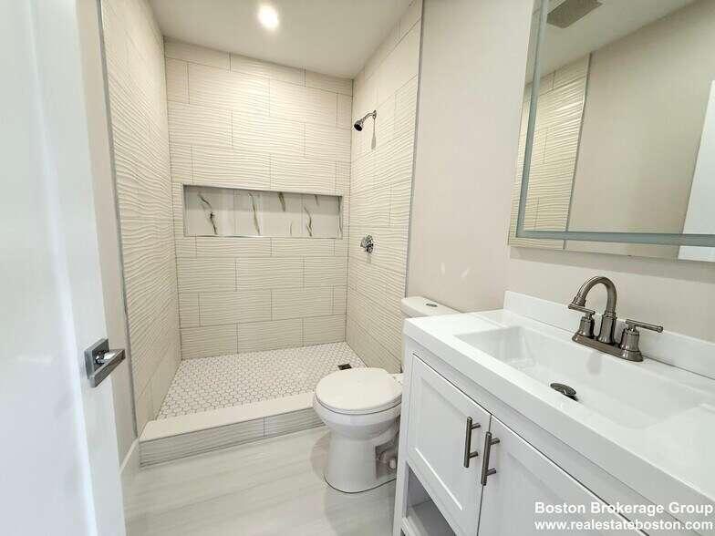 Building Photo - 10 Cawfield St