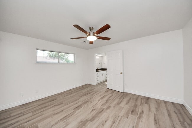Building Photo - 10227 Metronome Dr