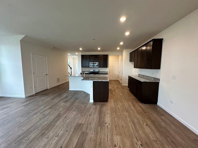 Building Photo - 659 Switchgrass Wy