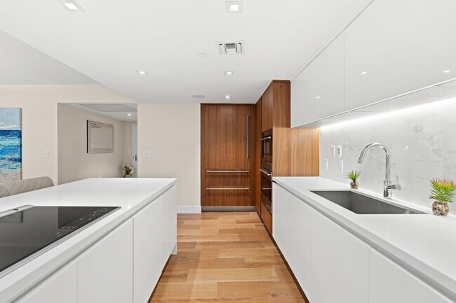 Building Photo - 701 N Fort Lauderdale Beach Blvd