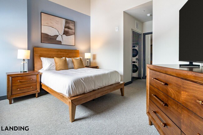 Building Photo - 55 Elm St