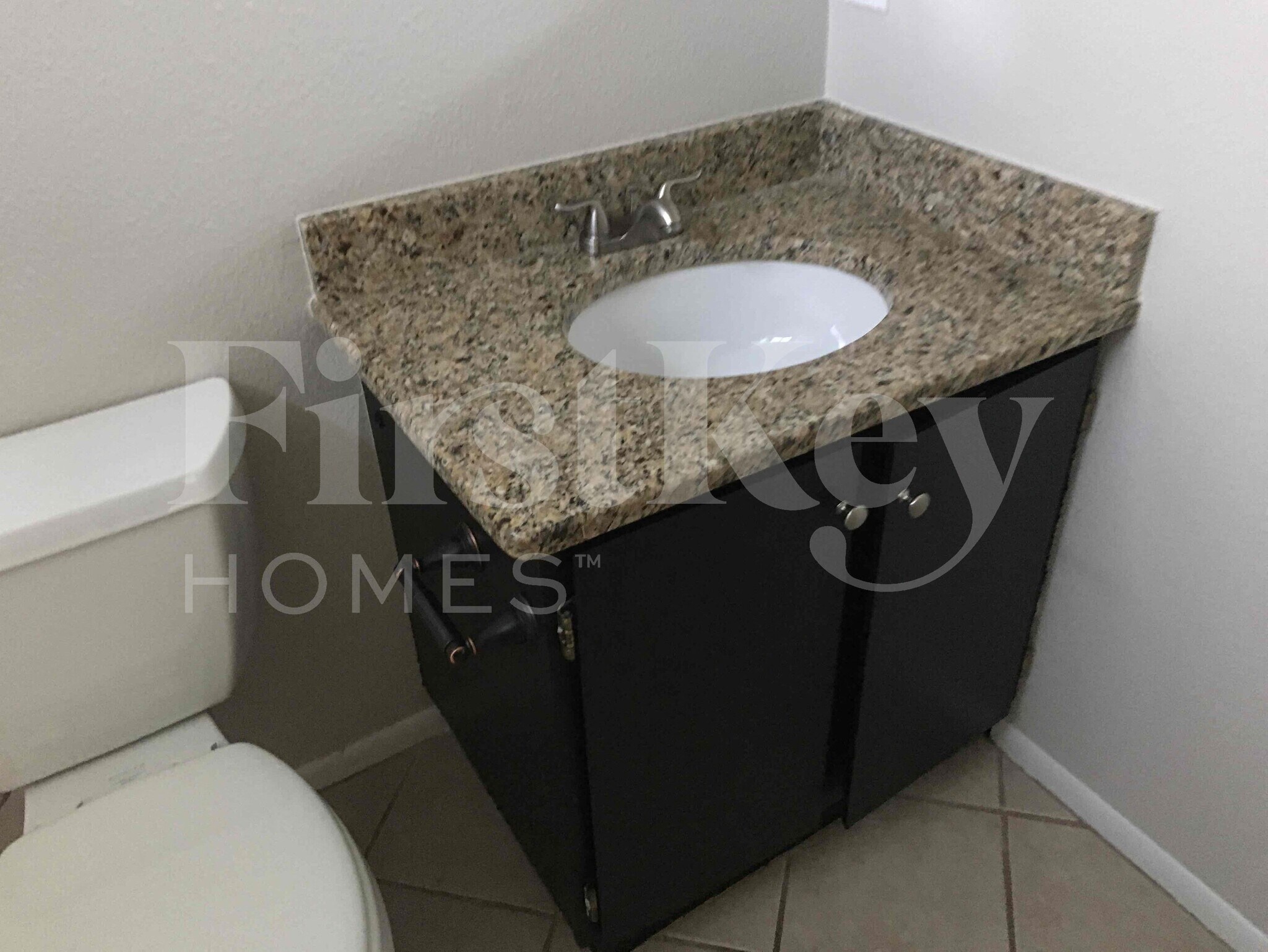 Building Photo - 5520 W Golden Ln