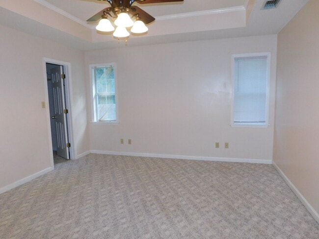 Building Photo - 3 Bedroom Home in Pebble Creek Subdivision